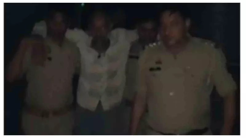 Shamli News: गौतस्कर और पुलिस के बीच मुठभेड़, खलील के पैर में लगी गोली, एक पुलिसकर्मी घायल Shamli News: गौतस्कर और पुलिस के बीच मुठभेड़, खलील के पैर में लगी गोली, एक पुलिसकर्मी घायल