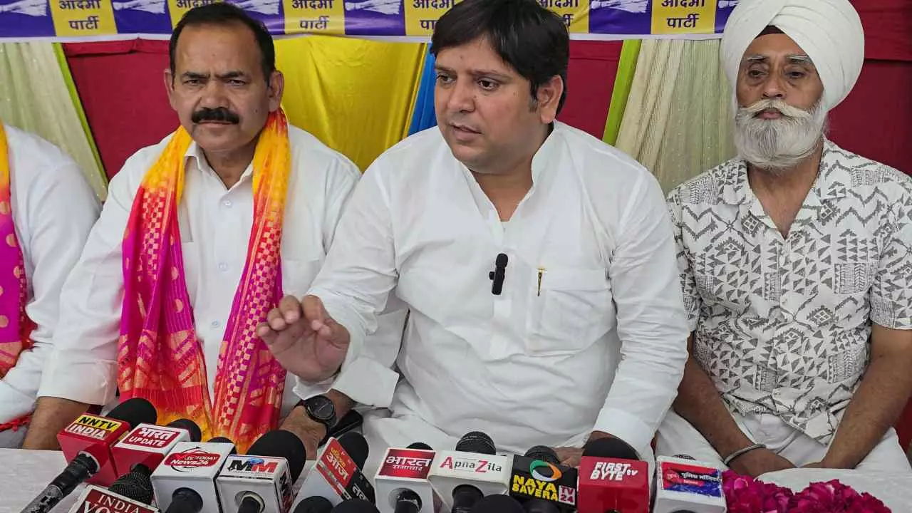 Meerut News: रोजगार और सामाजिक न्याय के मुद्दे पर मेरठ से गाजियाबाद तक पदयात्रा निकालेगी आप