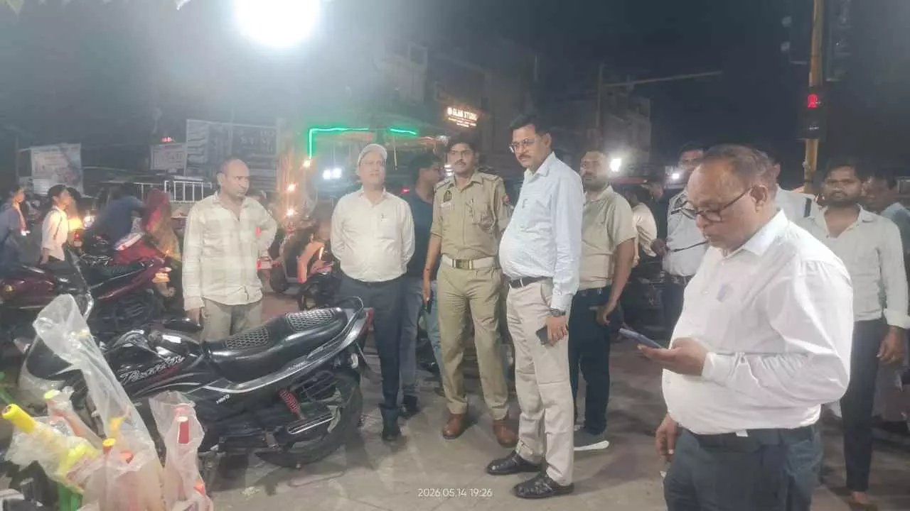 Jalaun News: जालौन में चला अतिक्रमण हटाओ अभियान, कई वाहनों के कटे चालान