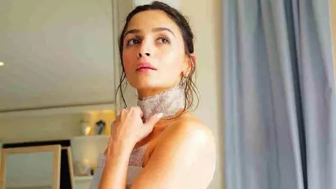 Cannes 2026: आलिया भट्ट ने हेटर्स की बोलती बंद की, कान्स ट्रोलिंग पर तोड़ी चुप्पी Cannes 2026: आलिया भट्ट ने हेटर्स की बोलती बंद की, कान्स ट्रोलिंग पर तोड़ी चुप्पी