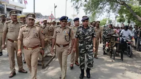 Bahraich News: भारत-नेपाल सीमा पर एडीजी गोरखपुर जोन का निरीक्षण, सुरक्षा एजेंसियां अलर्ट