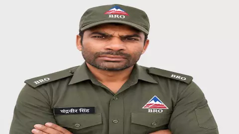 Aligarh youth stabbed to death in Pithoragarh, village reaches Parthiv body Aligarh youth stabbed to death in Pithoragarh, village reaches Parthiv body