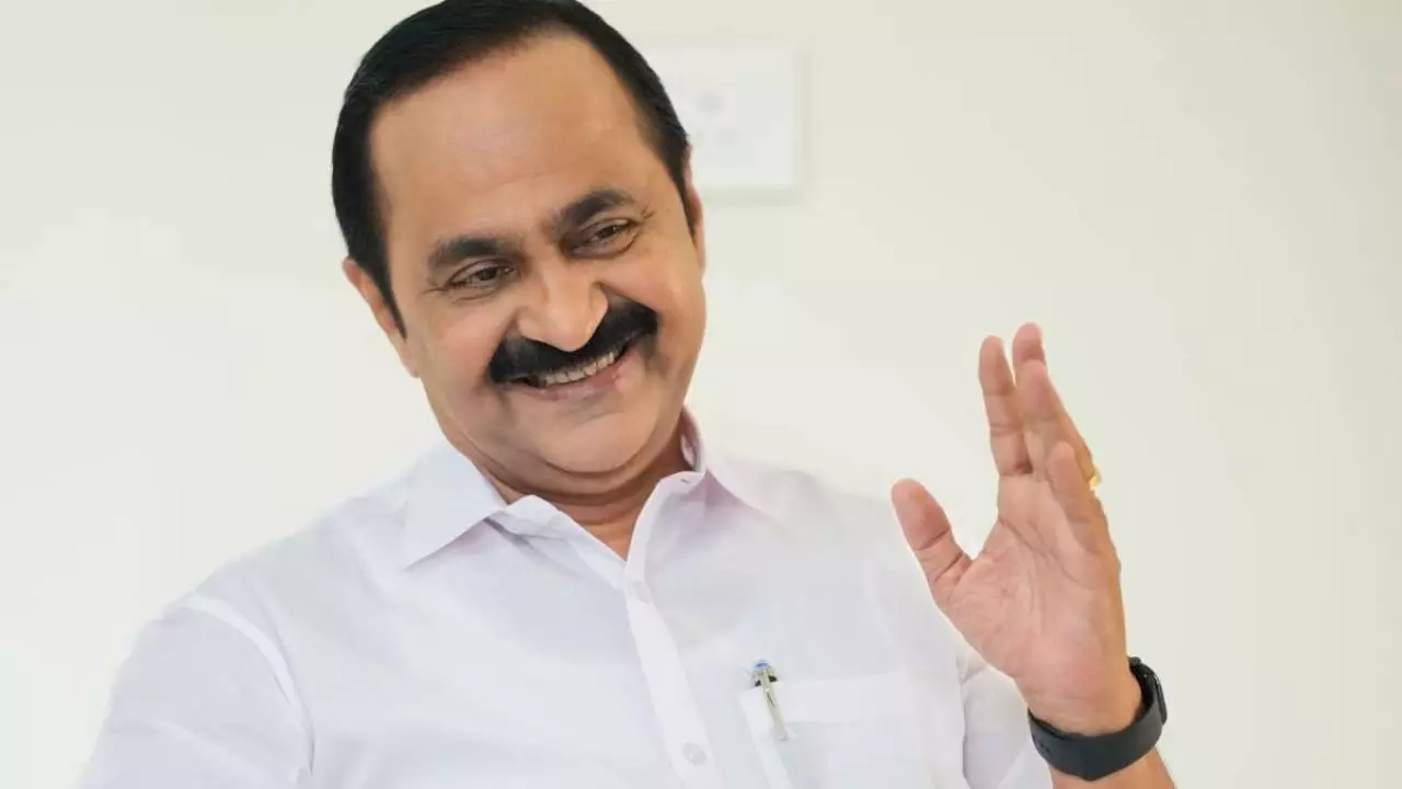 Kerala New Cabinet: केरलम में कैसी होगी वीडी सतीशन की सरकार? इस खास फॉर्मूले से तय होगी कैबिनेट, सोमवार को लेंगे शपथ Kerala New Cabinet: केरलम में कैसी होगी वीडी सतीशन की सरकार? इस खास फॉर्मूले से तय होगी कैबिनेट, सोमवार को लेंगे शपथ