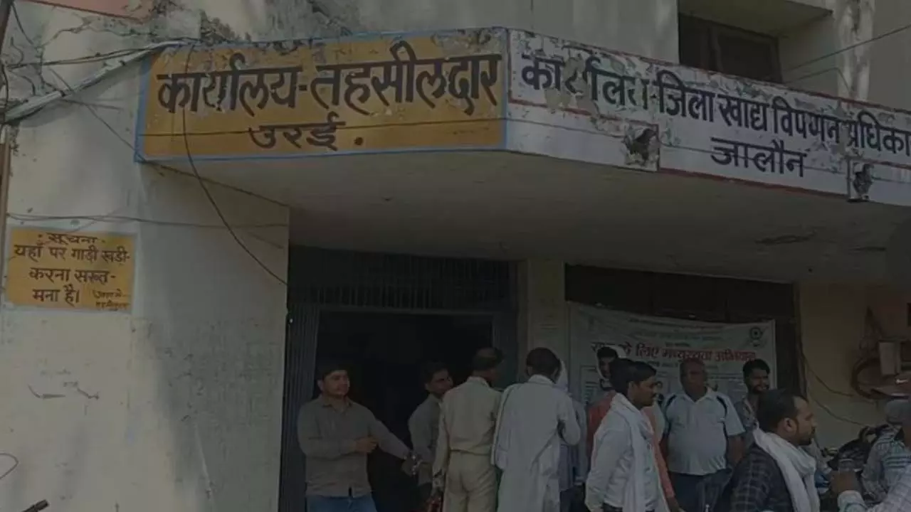 Anti-corruption team arrests two in Urai tehsil