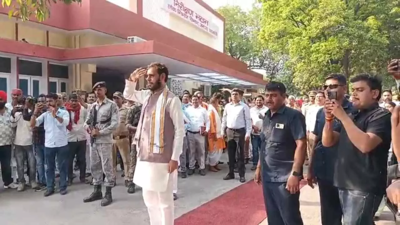Raebareli News: रायबरेली में कैबिनेट मंत्री मनोज पांडेय का भव्य स्वागत, सपा पर साधा निशाना