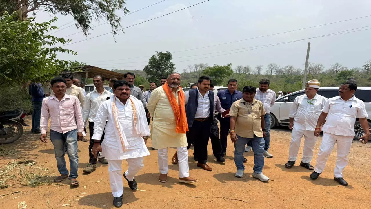 Minister-MP reaches to shed tears of families affected by storm, hopes to provide assistance