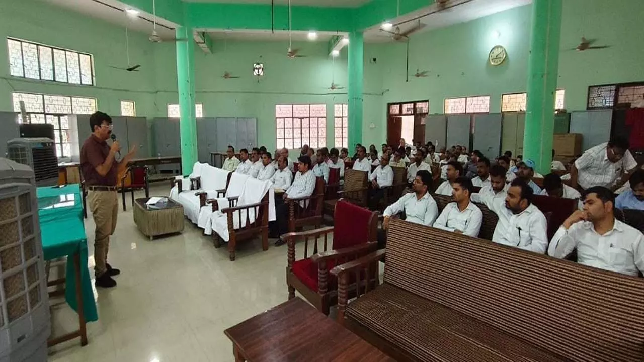 Self-counting of Census 2027 completed at Azamgarh Court Complex