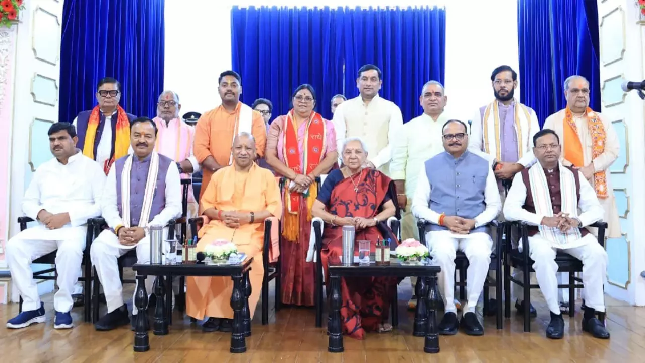 UP Politics:  यूपी में मंत्रियों के विभागों पर सस्पेंस गहराया, PWD के लिए अड़े भूपेंद्र-केशव
