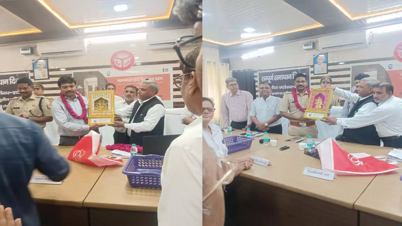 Advocates give grand reception of DM-SSP in Jalesar Advocates give grand reception of DM-SSP in Jalesar