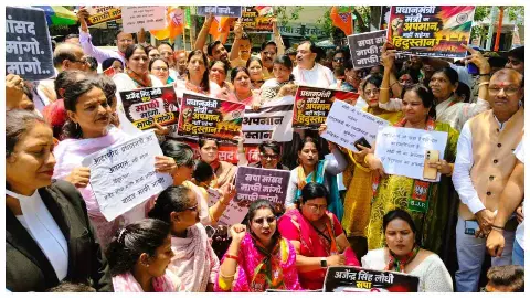 Moradabad News: मुरादाबाद में भाजपा का प्रदर्शन, सांसद की टिप्पणी पर मचा राजनीतिक बवाल