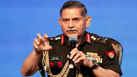 Indian Army Chief Warns Pakistan: पाकिस्तान भूगोल का हिस्सा रहना चाहता है या फिर..., इंडियन आर्मी चीफ की आतंकवाद पर तगड़ी वार्निंग