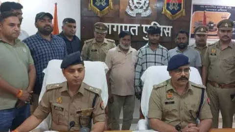 Baghpat News: बागपत में अवैध हथियार फैक्ट्री का भंडाफोड़, तीन गिरफ्तार, मास्टरमाइंड फरार Baghpat News: बागपत में अवैध हथियार फैक्ट्री का भंडाफोड़, तीन गिरफ्तार, मास्टरमाइंड फरार