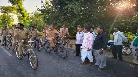 Police reach villages by bicycle leaving Bolero in Barabanki