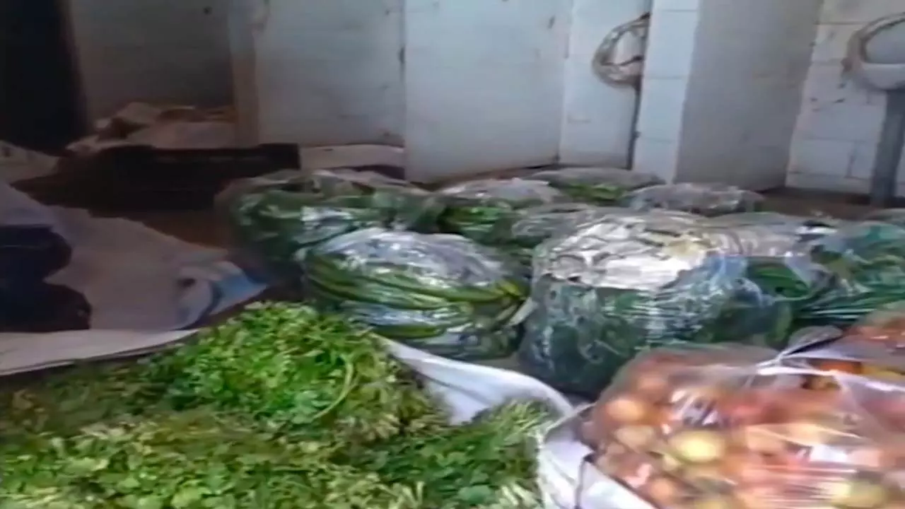 Vegetable warehouse built as toilet in Meerut Mandi, license canceled after video goes viral Vegetable warehouse built as toilet in Meerut Mandi, license canceled after video goes viral