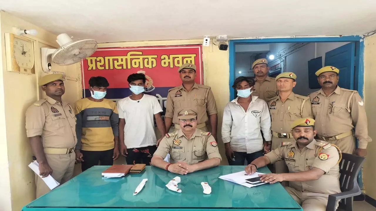Burglars subdued, Tamancha - knife recovered, big police action in the past Burglars subdued, Tamancha - knife recovered, big police action in the past