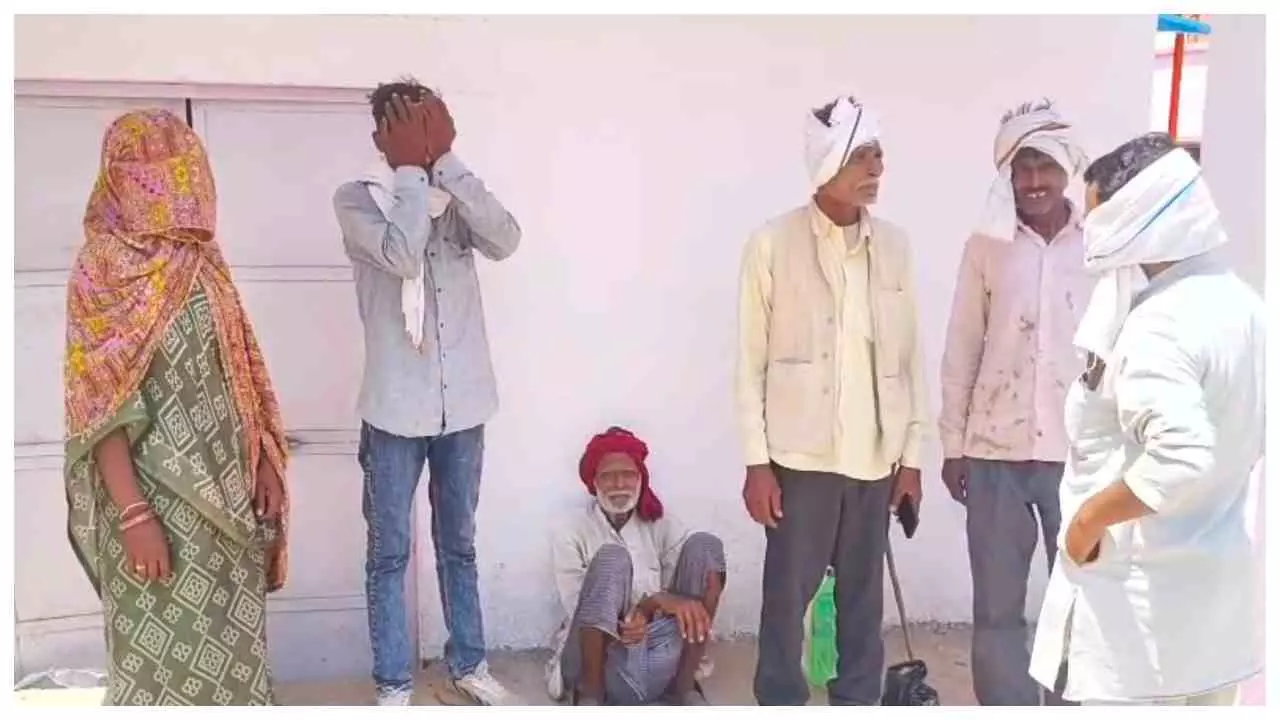 Mahoba News : महोबा में जमीन विवाद पर बेटे ने पिता की लोहे की रॉड से पीटकर की हत्या