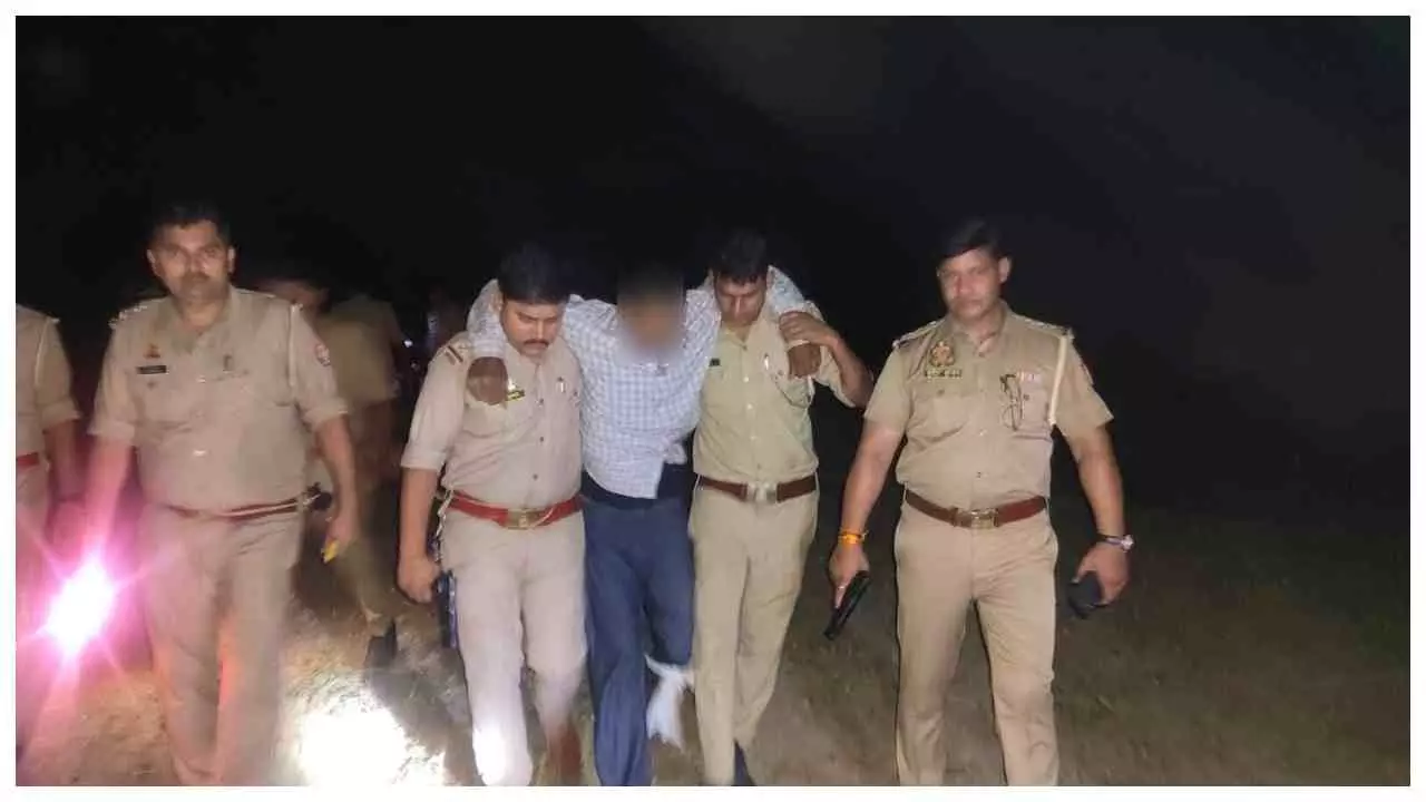 Bulandshahr News: भगवान के घर में चोरी करने वाला चोर मुठभेड़ में घायल, पुलिस की गोली से हुआ लंगड़ा Bulandshahr News: भगवान के घर में चोरी करने वाला चोर मुठभेड़ में घायल, पुलिस की गोली से हुआ लंगड़ा