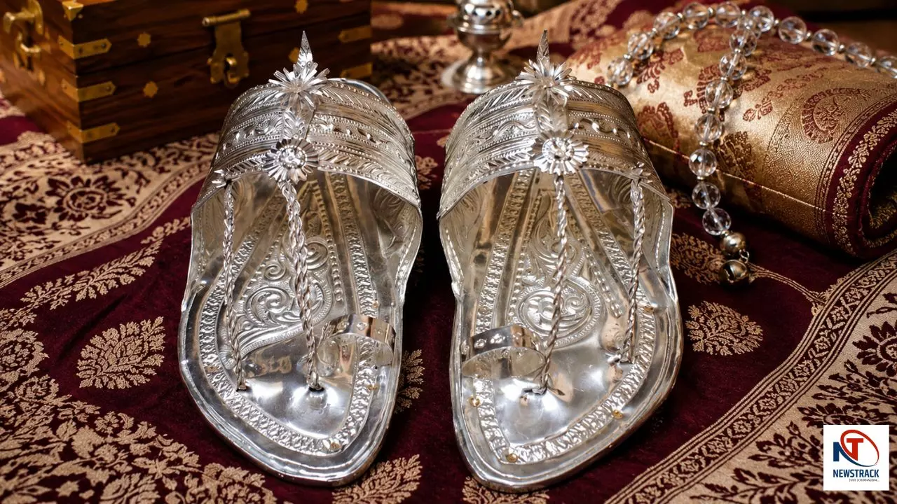 1.5 Kg Silver Slippers