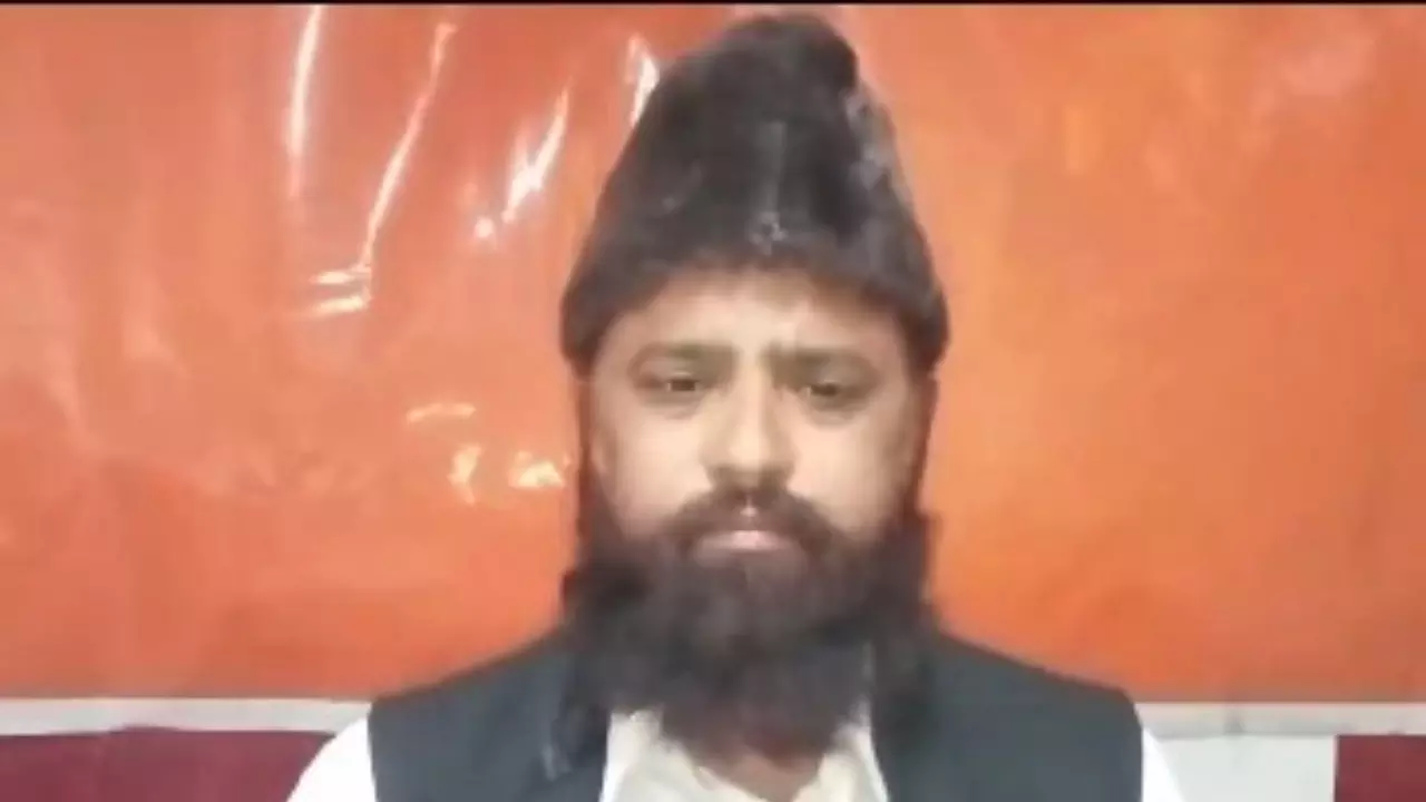 CM Yogi on Namaz: शिफ्ट में नमाज हो, सड़क पर नहीं... CM योगी के बयान का मौलाना ने किया समर्थन बोले- सार्वजनिक जगहों पर नमाज गलत CM Yogi on Namaz: शिफ्ट में नमाज हो, सड़क पर नहीं... CM योगी के बयान का मौलाना ने किया समर्थन बोले- सार्वजनिक जगहों पर नमाज गलत