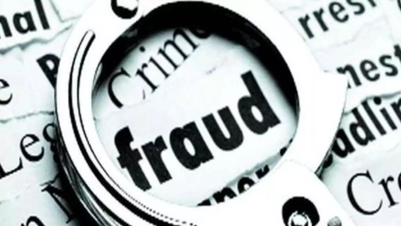 Couple absconds after cheating Rs 1.5 lakh and gold ring from female cop Couple absconds after cheating Rs 1.5 lakh and gold ring from female cop