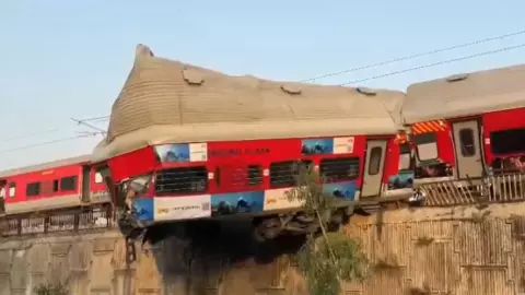 Ujjaini Express Engine Derails Ujjaini Express Engine Derails