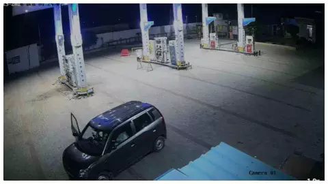 Hapur News : हापुड़ में पेट्रोल पंप पर दबंगों का तांडव, लाठी-डंडों से मशीनों में तोड़फोड़