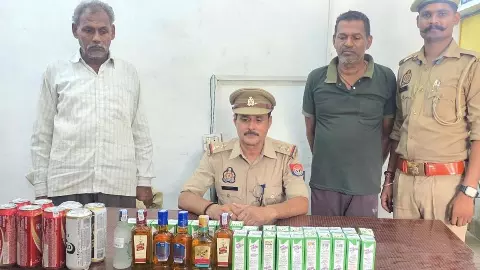 Three smugglers arrested for liquor mafias in Sonbhadra