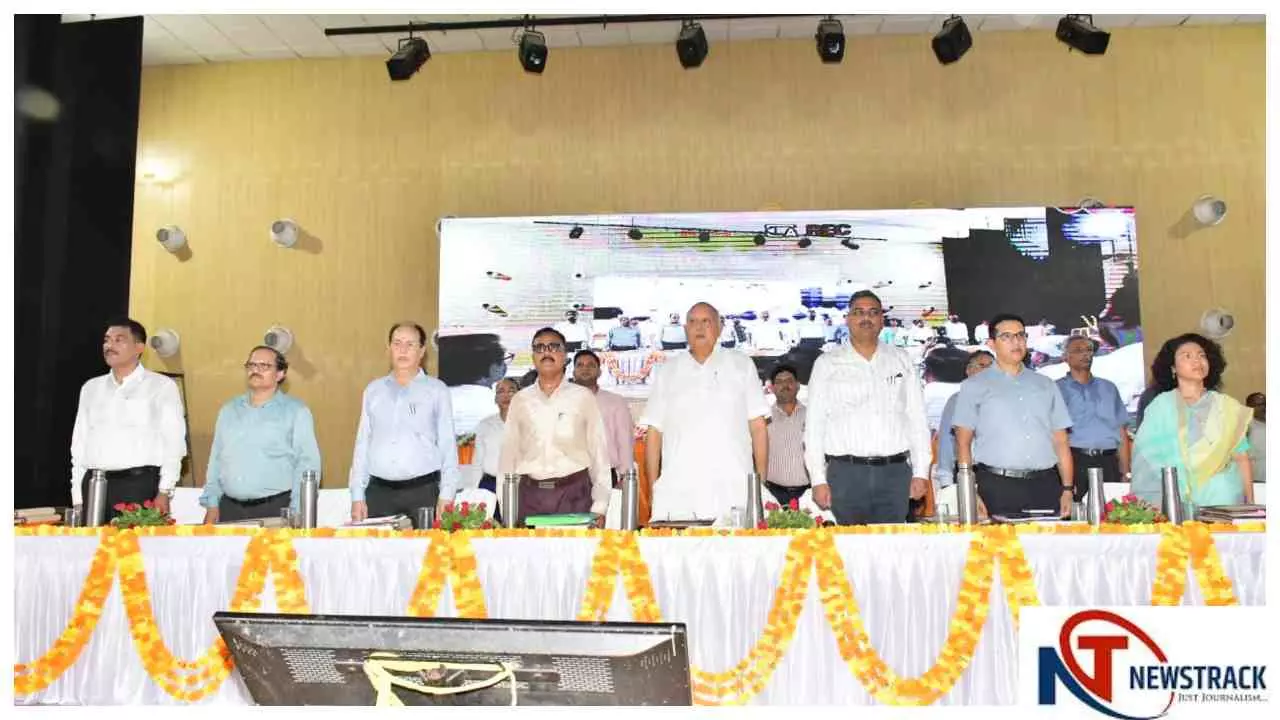 Gonda News : अयोध्या में खरीफ 2026 गोष्ठी आयोजित, रिकॉर्ड उत्पादन और किसानों की आय बढ़ाने पर फोकस Gonda News : अयोध्या में खरीफ 2026 गोष्ठी आयोजित, रिकॉर्ड उत्पादन और किसानों की आय बढ़ाने पर फोकस
