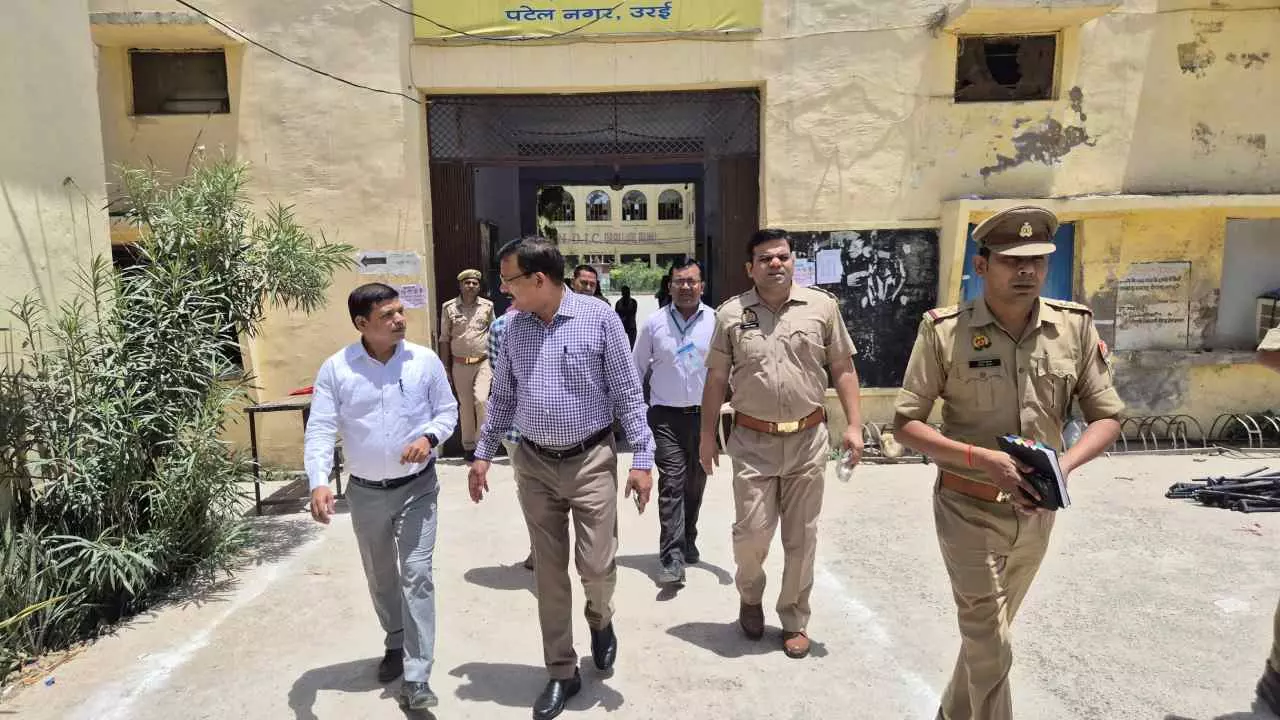 Jalaun News: जालौन में लेखपाल मुख्य परीक्षा 2025 शांतिपूर्ण संपन्न, 543 अभ्यर्थी रहे अनुपस्थित Jalaun News: जालौन में लेखपाल मुख्य परीक्षा 2025 शांतिपूर्ण संपन्न, 543 अभ्यर्थी रहे अनुपस्थित