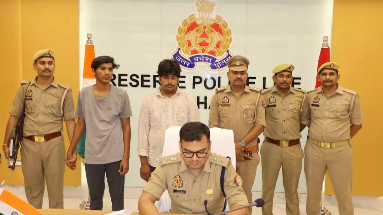 Sonbhadra News: इंस्टाग्राम पर अश्लील वीडियो अपलोड करने वालों पर शिकंजा, पुलिस ने दो युवकों को दबोचा Sonbhadra News: इंस्टाग्राम पर अश्लील वीडियो अपलोड करने वालों पर शिकंजा, पुलिस ने दो युवकों को दबोचा
