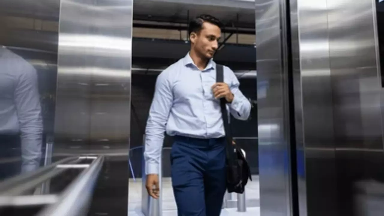 Lift safety tips in summer what to do if stuck in elevator in India 2026