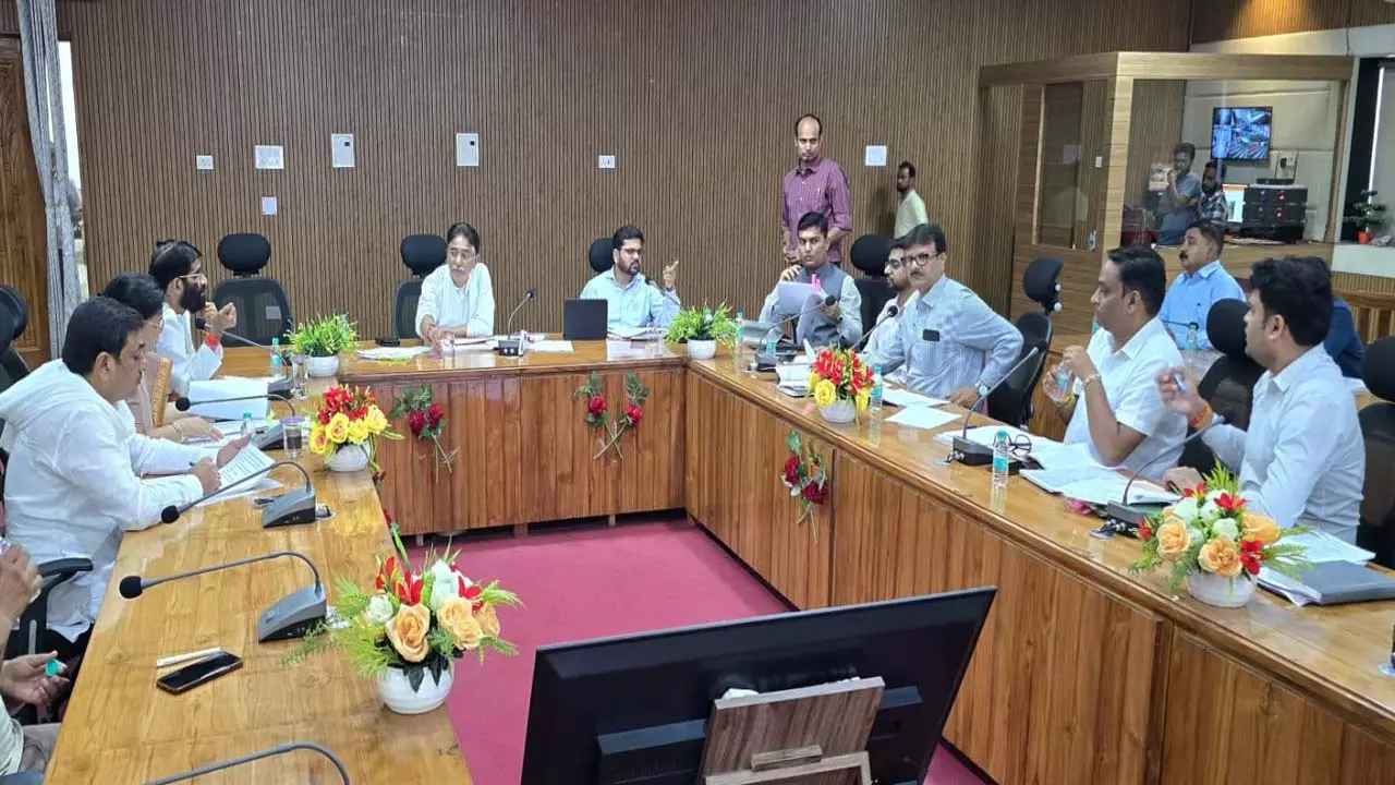 Road construction in Jhansi to be completed faster, money will not be lacking - MP Anurag Sharma Road construction in Jhansi to be completed faster, money will not be lacking - MP Anurag Sharma