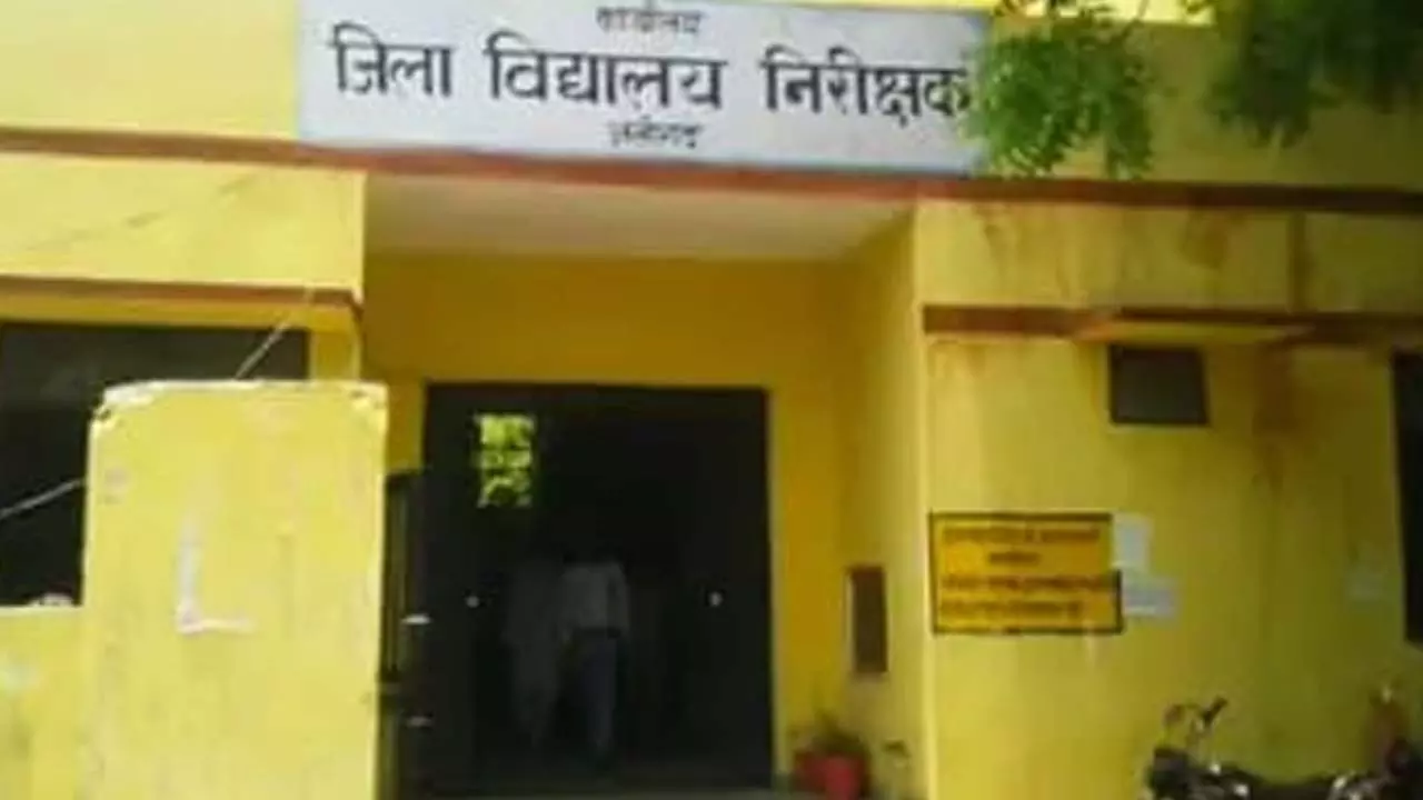 Heat wave affects Aligarh, Anganbari children resting Heat wave affects Aligarh, Anganbari children resting