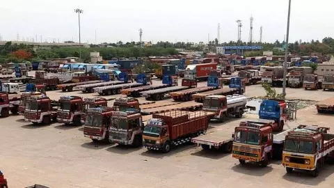 Delhi NCR transport strike 2026 affects vegetable milk medicine supply