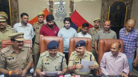 Bust of ‘mini call centre’, fraud of crores from bogus loans and international call routing