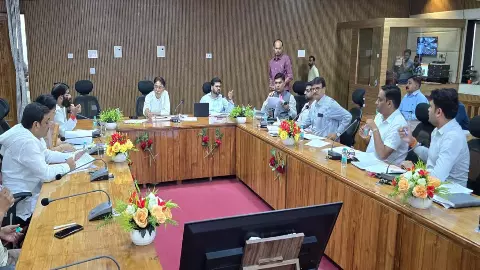 Road construction in Jhansi to be completed faster, money will not be lacking - MP Anurag Sharma