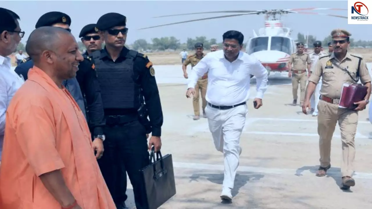 Deoria DM Video