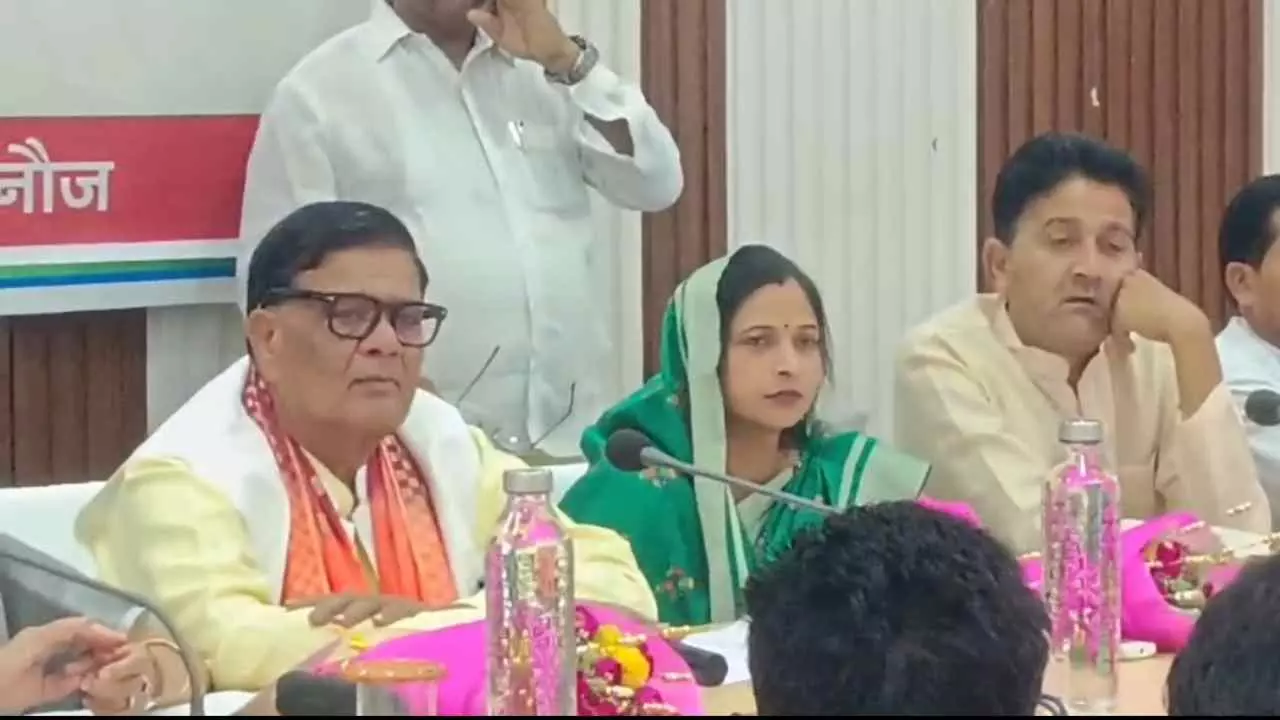 Kannauj News:भाजपा सरकार के मंत्री अब उड़ाने लगे मजाक, ऊर्जा मंत्री ने पत्रकार के सवाल का बनाया मजाक