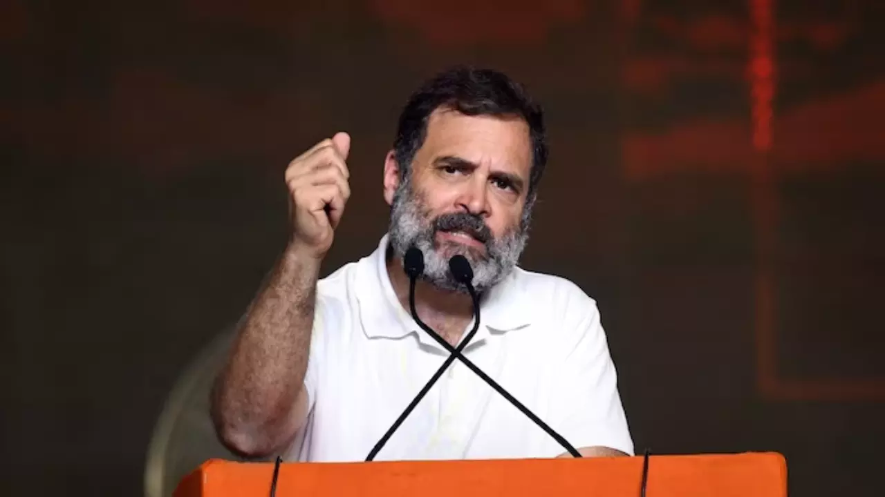 UP Politics: जिसकी जितनी आबादी, उतनी हिस्सेदारी, जाति जनगणना के सहारे यूपी में खोया जनाधार पाने की तैयारी में राहुल गांधी UP Politics: जिसकी जितनी आबादी, उतनी हिस्सेदारी, जाति जनगणना के सहारे यूपी में खोया जनाधार पाने की तैयारी में राहुल गांधी