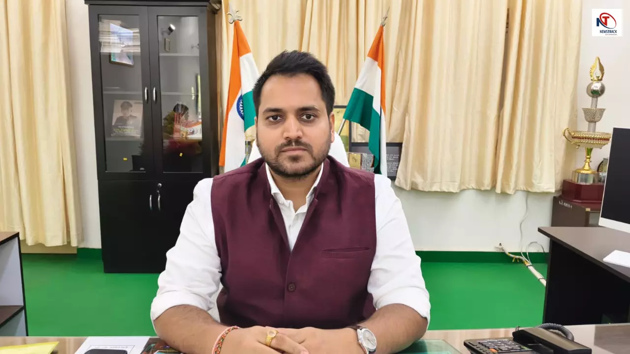 Sonbhadra News: लू से हाहाकार! सोनभद्र में प्रशासन अलर्ट, डीएम ने दी सख्त चेतावनी Sonbhadra News: लू से हाहाकार! सोनभद्र में प्रशासन अलर्ट, डीएम ने दी सख्त चेतावनी