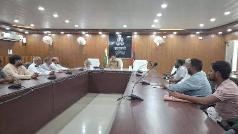 Meeting with ASP traders in Sravasti, instructions to increase security Meeting with ASP traders in Sravasti, instructions to increase security