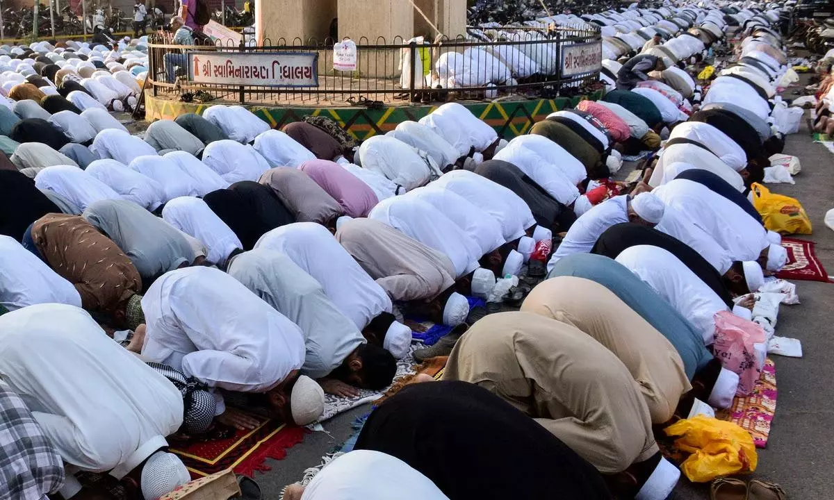 Road Namaz Controversy