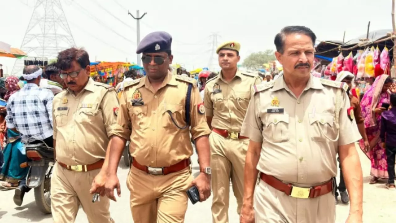 Aligarh:गंगा दशहरा को लेकर सांकरा गंगा घाट पर सुरक्षा व्यवस्था कड़ी, क्षेत्राधिकारी ने किया निरीक्षण Aligarh:गंगा दशहरा को लेकर सांकरा गंगा घाट पर सुरक्षा व्यवस्था कड़ी, क्षेत्राधिकारी ने किया निरीक्षण