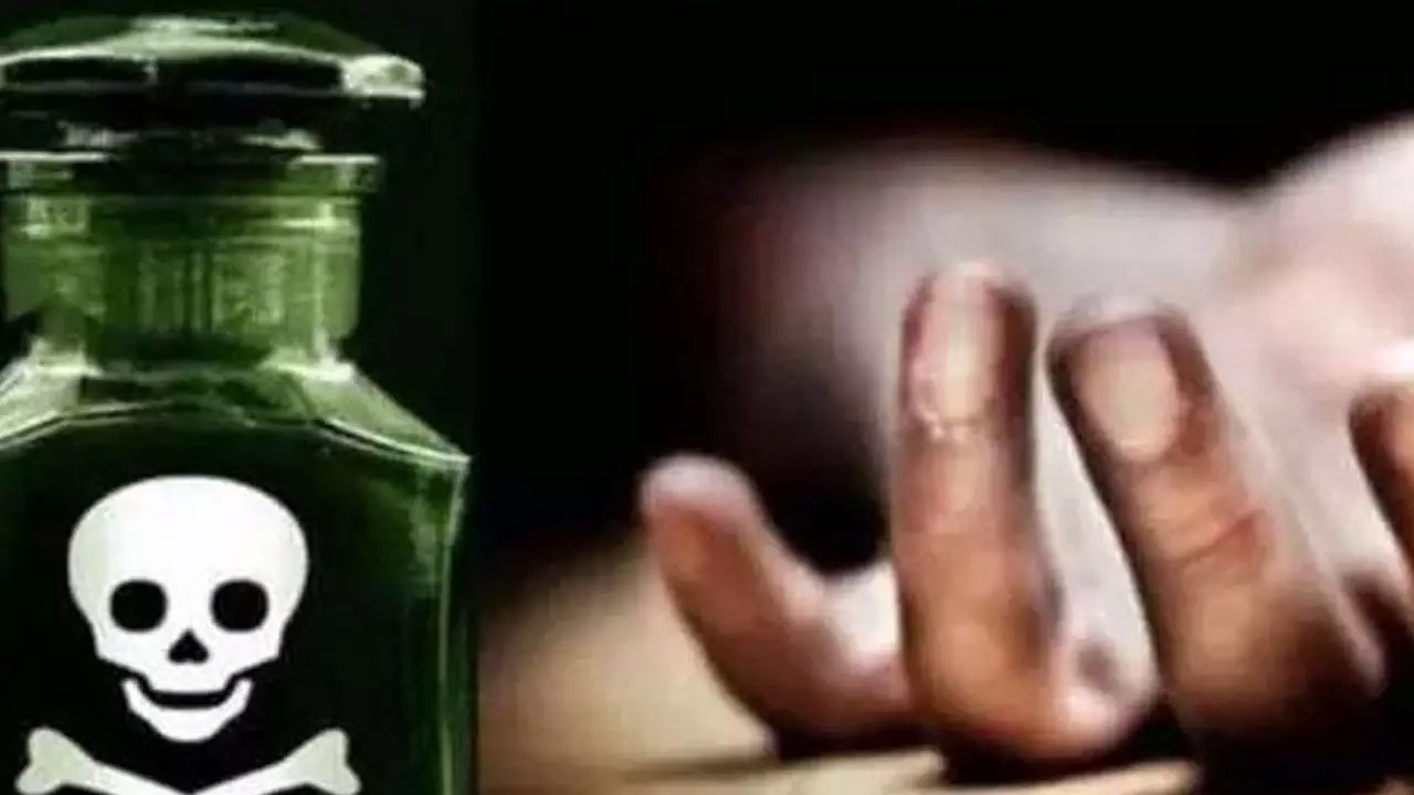 E-rickshaw driver dies of poisoning, breaks asthma during treatment