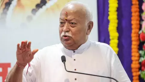 UP Politics: यूपी में बढ़ी सियासी हलचल! लखनऊ पहुंचे RSS प्रमुख मोहन भागवत, 3 दिन में तय होगी 2027 चुनाव की रूपरेखा UP Politics: यूपी में बढ़ी सियासी हलचल! लखनऊ पहुंचे RSS प्रमुख मोहन भागवत, 3 दिन में तय होगी 2027 चुनाव की रूपरेखा