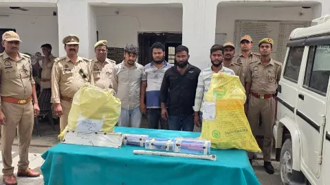 Amethi News: अमेठी में पुलिस मुठभेड़ के बाद चार शातिर गिरफ्तार, बोलेरो से करते थे घरों में चोरी