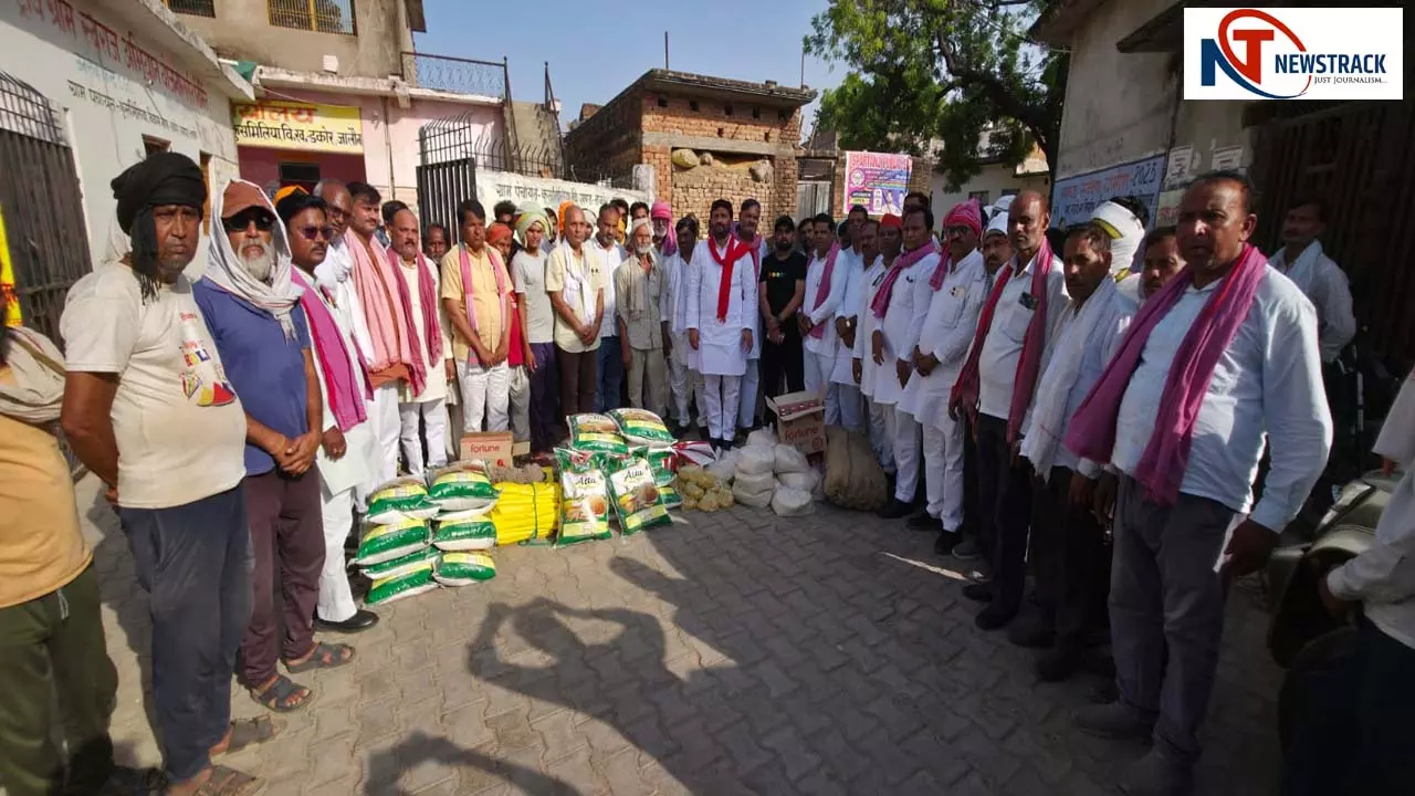 SP delegation meets Jalaun fire victims families SP delegation meets Jalaun fire victims families