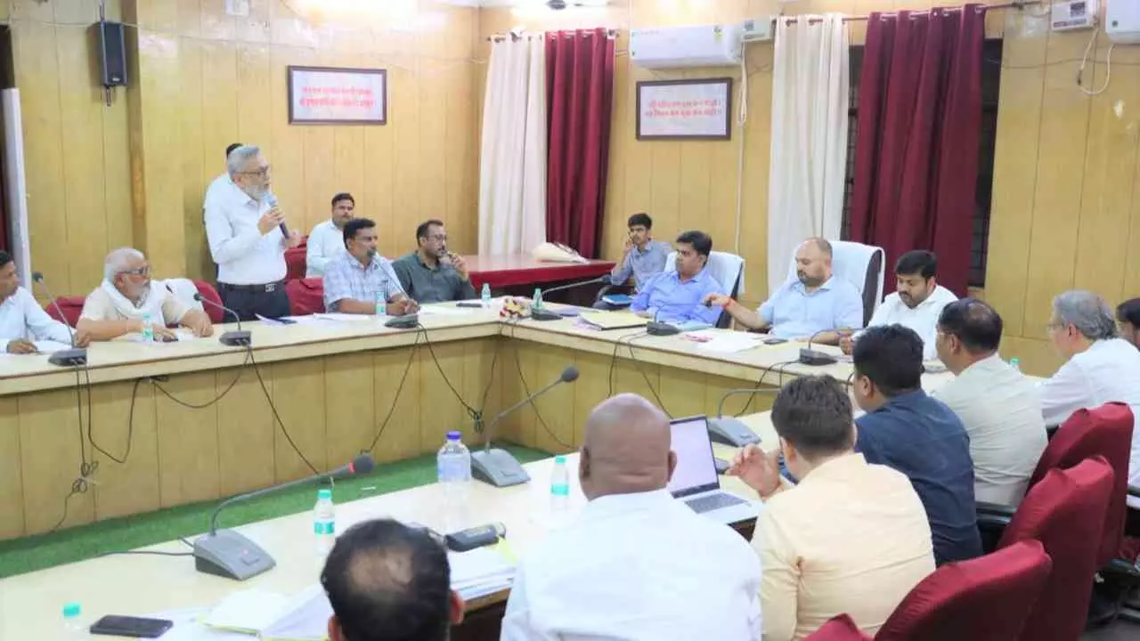 Pratapgarh News: जिलाधिकारी की अध्यक्षता में जिला उद्योग एवं व्यापार बंधु की बैठक सम्पन्न Pratapgarh News: जिलाधिकारी की अध्यक्षता में जिला उद्योग एवं व्यापार बंधु की बैठक सम्पन्न