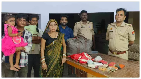 Balrampur News: ईमानदारी की मिसाल बनी ललिया पुलिस, लाखों के जेवरात से भरा बैग लौटाया