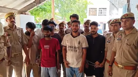 Jhansi News: ऑनलाइन गेमिंग के जरिए करोड़ों की साइबर ठगी का झाँसी पुलिस ने किया भंडाफोड़, 7 गिरफ्तार